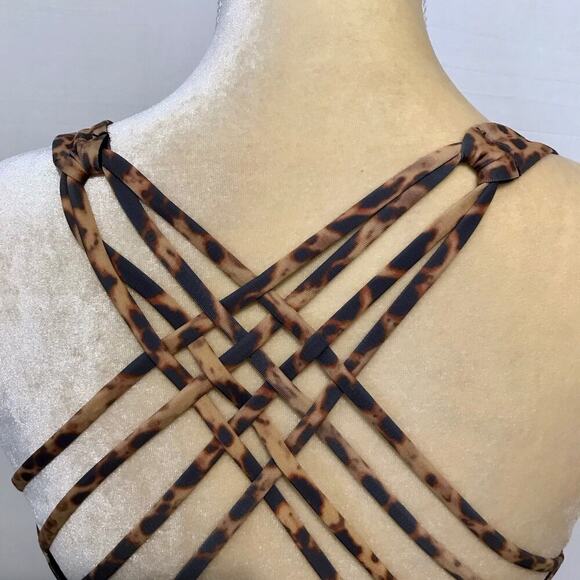 Onzie NWT Leopard Print Performance Sports Bra Women L - Picture 6 of 10